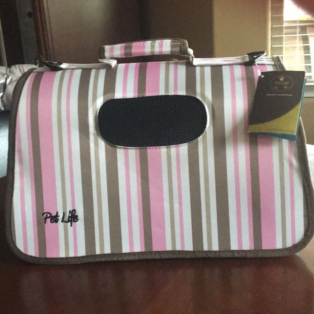 Travel Bag for your Furry Little one